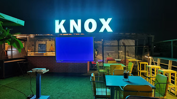 services knox rooftop venue